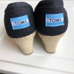 Toms Wedges Black - Size 7 - VGUC